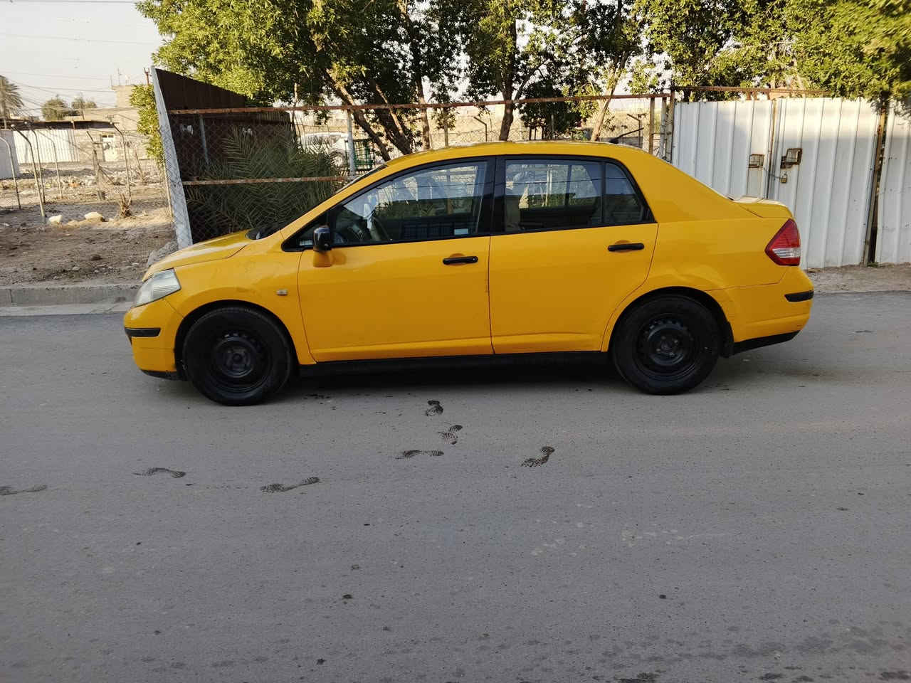 السلام عليكم فيروسه 2010
بغداد باسمي سنويه وهزه جديده

كير مكينه جدت
مكينه 1800
تخم تاير جديد 
صدر جديد 
تبريد دافئ جدت 
حادثها باب خلفي فقط بدون دواخل
سياره جاهزه كبل للشارع 
سعر 65 بيها مجال الطيبين
بكاني بغداد الشعب 
***********
