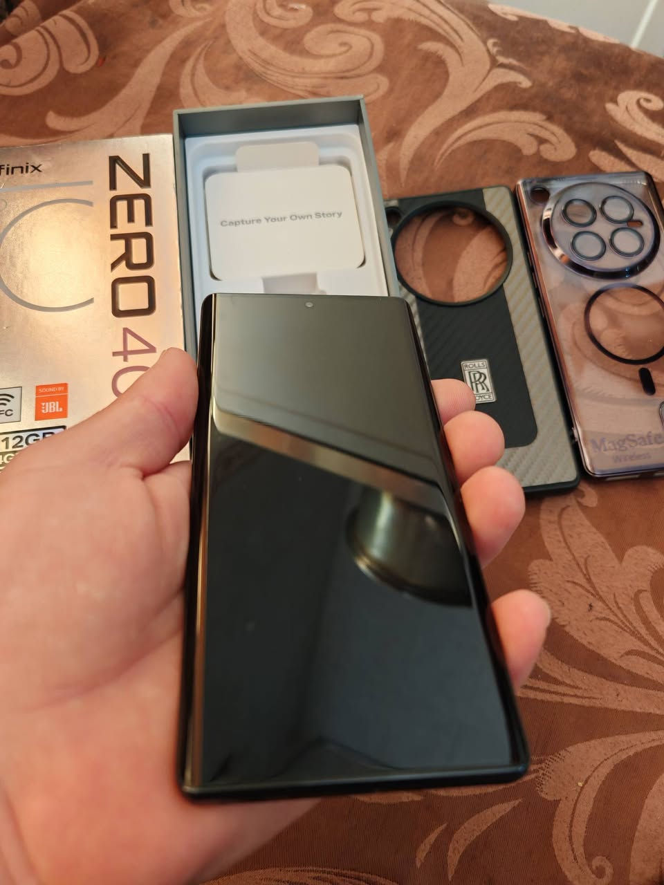 انفنكس زيرو 40 5g
infinix Zero 40 5g
ا 
. ذاكرة 💾تخزين 512 و عشوائية 12GB
مواصفات :
. حجم بطارية🔋 5000mAh و شحن سريع بقوة 45w
. كاميرا 📸بدقة 108 ميكابكسل
. معالج Dimensity 8200 Ultimate⚙️
. شاشة📱بحجم 6.78 انج تردد 144Hz📲
الجهاز اخو الجديد مكفول من كلشي وغراضه كاملة السعر 350 وبي مجال بسيط للشراي مكاني بغداد رقمي ‏‪0775 568 3453‬‏
