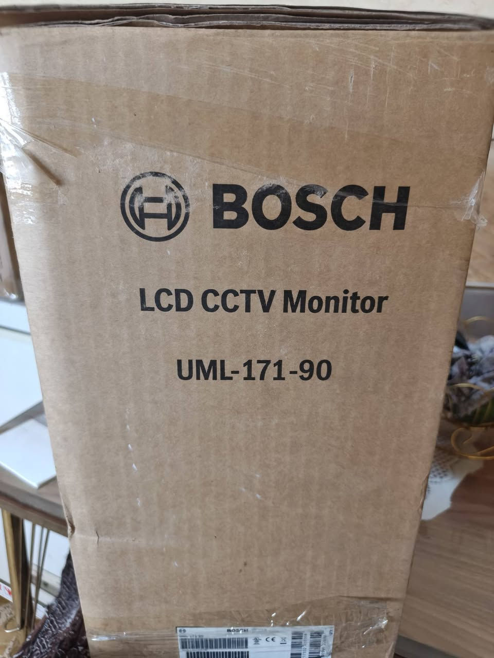 بوش شاشة  LCD مع كافة ملحقاتها لتواصل ***********
