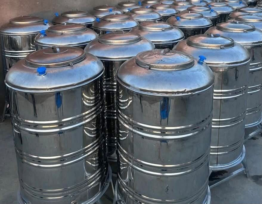 اهلنا  الديوانيه والسدير توفرت خزانات مياه RO‼️
توزع بشكل مجاني ستانلس ستيل سعر 500 لتر 5000دينار يوصلك الباب بيتك اصحاب المطاعم دعم من الشركه سعر 250لتر4000دينار 
(

بشرط التعبئة من محطة سر الحيات شركه متخصصه في مجال معالجه المياه وصيناته حيث تقدم حلولا متكامله كما تملّك الشركه خبره عالميه 

علماً ان المحطة مجازة صحياً توفر مياه صحية درجة اولى 

للتواصل وحجز الخزان 
التواصل وتساب او الاتصال على الرقم التالي***********).   سعه.       250 لتر 500 لتر 600 لتر 1000 لتر 1500لتر 2000لتر3000لتر4000لتر 5000لتر 12000لتر تميز خزانات بنهاه مصنوعه من مادة ستانلس ستيل 304 لغير قابلة للصدأ يمنع نمو الفطريات توجد كميات كبيره توجد غزانات جمله  ستانلس ستيل وبلاستك
