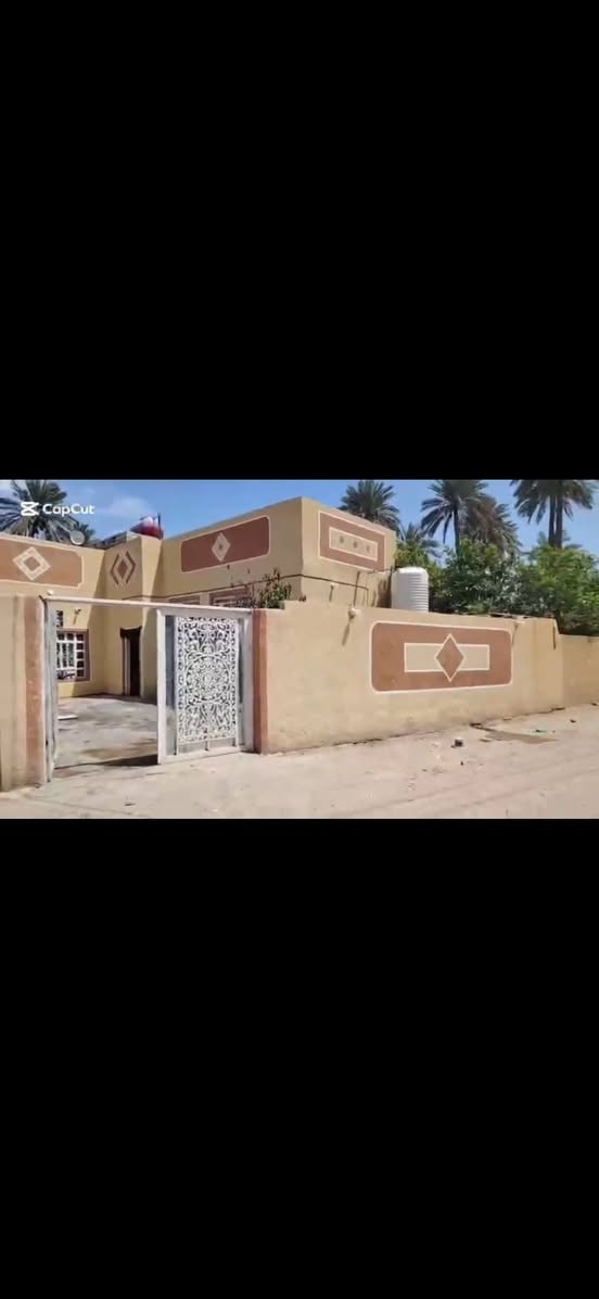 دار للبيع طابو زراعي سند25
بأسم الحجيه يتحول باسمك كبل
المساحه200 متر طابق واحد عكاده بلوك
يحتوي الدار على طارمه كبيره ومضيف كبير معزول  وغرفتين واحده كبيره والاخرى وسط
وصحيات ومطبخ وصاله وسطح وبيتونه
عرض الفرع6متر
العنوان كربلاء-طريق بغداد شارع العميشيه مقابل عامود 60تحديدا
وتبعد عن جامعه الزهراء 5عواميد جامعه الزهراء عامود55 والبيت عامود60بلضبط
السعر 75وبي مجال
البيت واسع وجبير وفرعه مرتب
لكن يبعد عن الشارع العام الرئيسي مال بغداد 850متر
راسلنا واتساب سيتم تحويلك لراعي الدار،مباشرتا ••لانستقبل اتصالات فقط واتساب وسيتم تحويل على صاحب العقار مباشر
 الواتساب : ‎0774 792 9882
