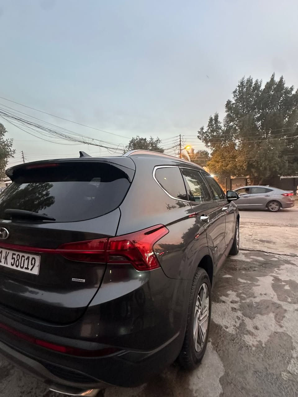 السلام وعليكم للبيع سنتافي موديل 2023
حادثه تبديل بنيد او صبغ كاملغات امامي
بدون لغد ولا شاصي سليمات 
نص مواصفات صندوك كهرباء بصمه تشغيل عن بعد 
رادارات امامي او خلفي او جانبي
السياره ماشيه 110 مايل مشي امريكا 99
رقم بغداد 
السعر المطلوب 180 ورقي او بيه مجال بسيط 
للاستفسار الاتصال ***********
عنوان السياره بغداد الزعفرانيه
