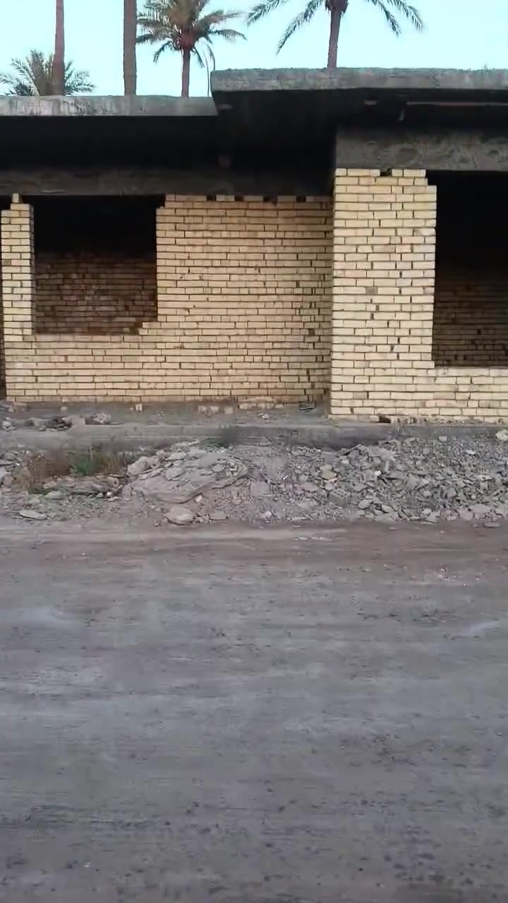 السلام عليكم 
هيكل للبيع المساحه 150م
واجهة 10 ولباقي نزل 
قرب جزيرت بغداد السياحية 
***********
