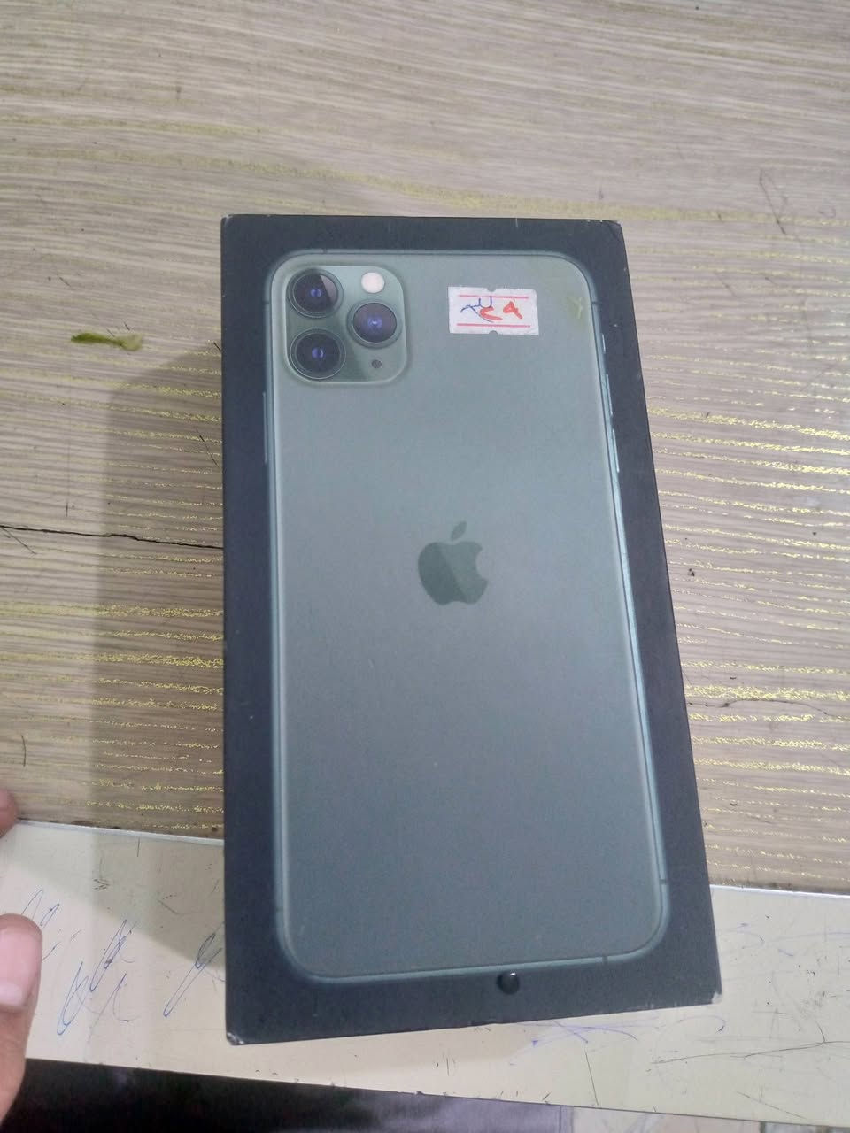 سلام عليكم ايفون 11 برو ماكس الجهاز نضيف حيل كله بلاد وشغال بطاريته 86 بلاد شاشه بلاد فيس ايدي شغال خط شغال كاميرات كله شغال وبلاد الجهاز ابد ما مفتوح اطيك ضمان شهر شرط اذا مفتوح ملحقات كامله ذاكره 256 نموذج m تحديث اخر اصدار 26 بس بي كسر بلكلاس فقط يعني مو بلشاشه بلكلاس وبي سماعات مرات يشكله ومرات طبيعي سعر 175 وبي مجال قليل عنوان واسط داموك رقم ***********
