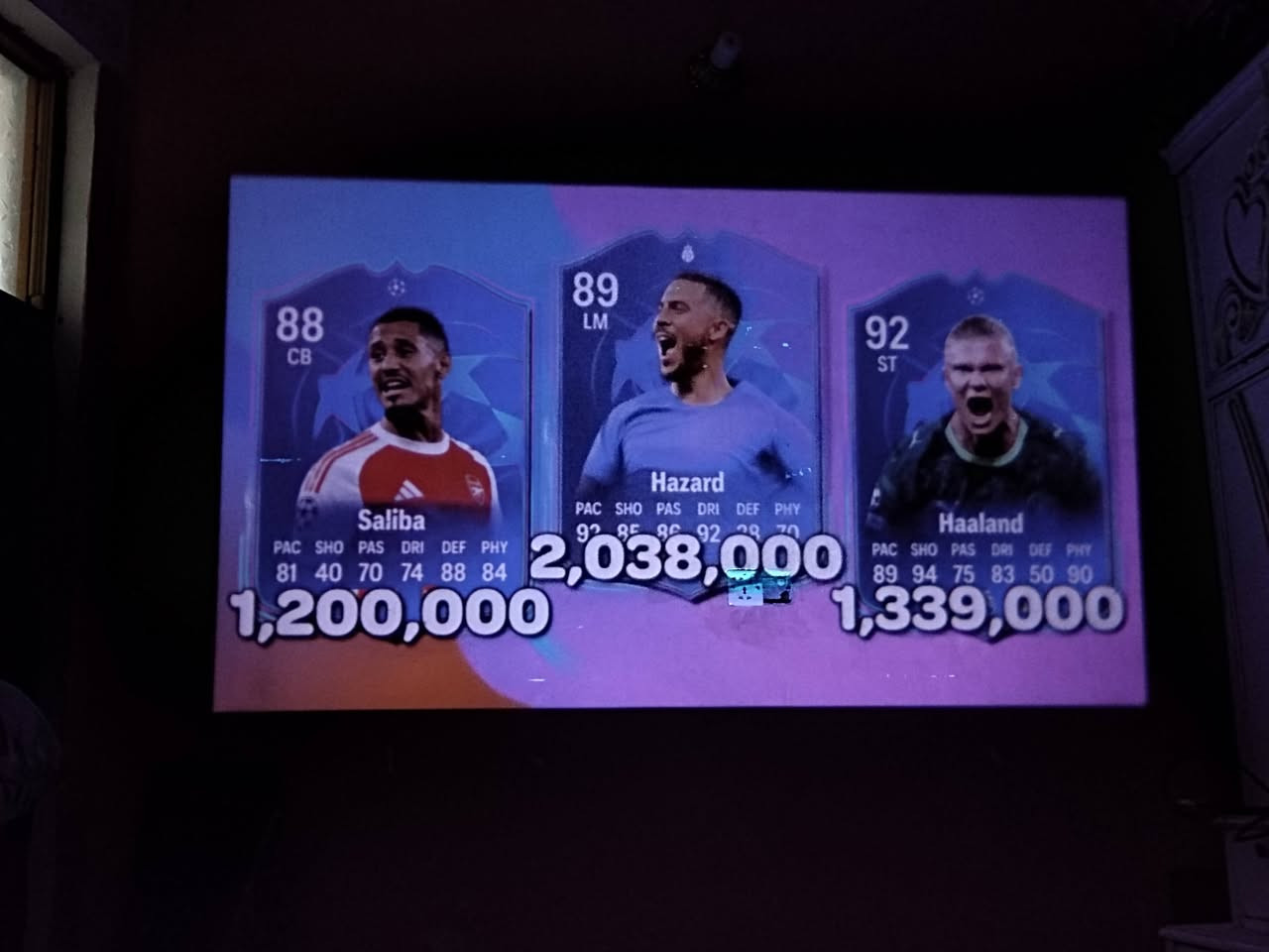 للبيع بروجكتر HY300 (داتا شو)
نظام أندرويد مدمج بيهه يوتيوب و نتفلكس 
دقة عرض HD (‎1280×720‎)
يدعم تشغيل فيديو 1080p و 4K
واي فاي + بلوتوث
حجم عرض من 40 إلى 130 إنج
منافذ: HDMI / USB / AUX
سماعة داخلية مدمجة
كامل ملحقات كارتون وجهاز تحكم 
مناسب للأفلام، اليوتيوب، والعروض التقديمية بالبيت

السعر 50 الف وبيهه مجال
مكاني بغداد
رقمي ***********
