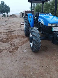 مكينة نيهولند • موديل 2015 • كفاله عامه