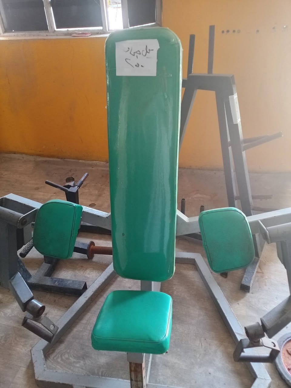 للبيع شلع ومفرد مستعجل للاتصال ***********
