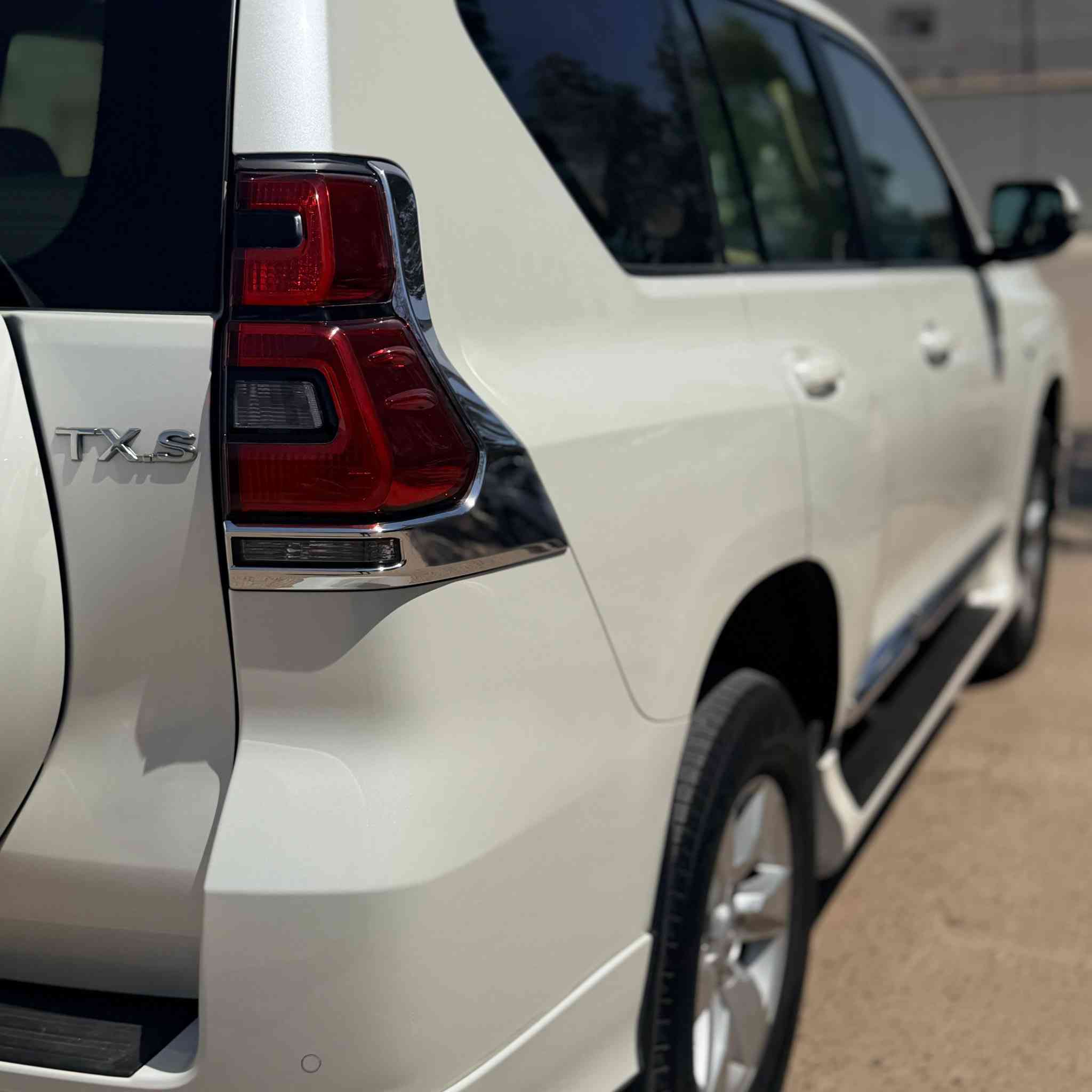 🚙🔥 Toyota Land Cruiser Prado – وكالة SAS

 موديل 2020 👑✨مكفولة كفالة 

✔️ فئة TX.S
✔️ ماشية 77000 كم
✔️ حالة نظيفة جداً
مواصفات✨
بصمه ابواب،، سلايد
كشن كهرباء 2
شاحن واير لس
تبريد 3 قطع
زراك لايت

السعر 380$ لاستفسار *********** مكاني بغداد
