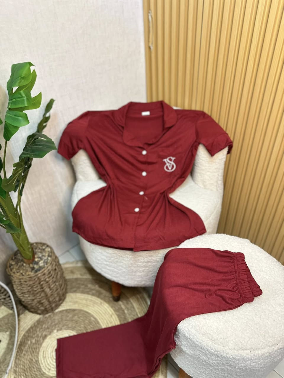 #تراك نسائي ✨
خامة فانيله زبده صيفي 
قياسات m_l_xl_2xl_3xl
متوفر ب3 ألوان ♥️💜💙

⤵️🫰🏻

للحجز والاستفسار يرجى مراسله الصفحه
رقم هاتف واتساب ***********
توصيل بسماية 1000
بغداد 5000
محافضات 6000
يوجد دفع عن طريق الماستر كارد ✅💵
