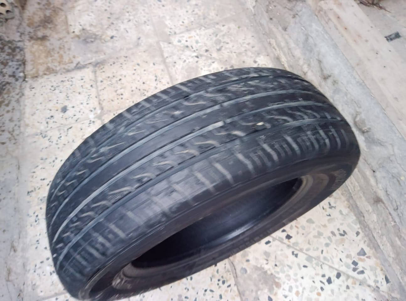 السلام عليكم تخم تاير مال النتره 50 مكاني بغداد حجم 15 
***********
