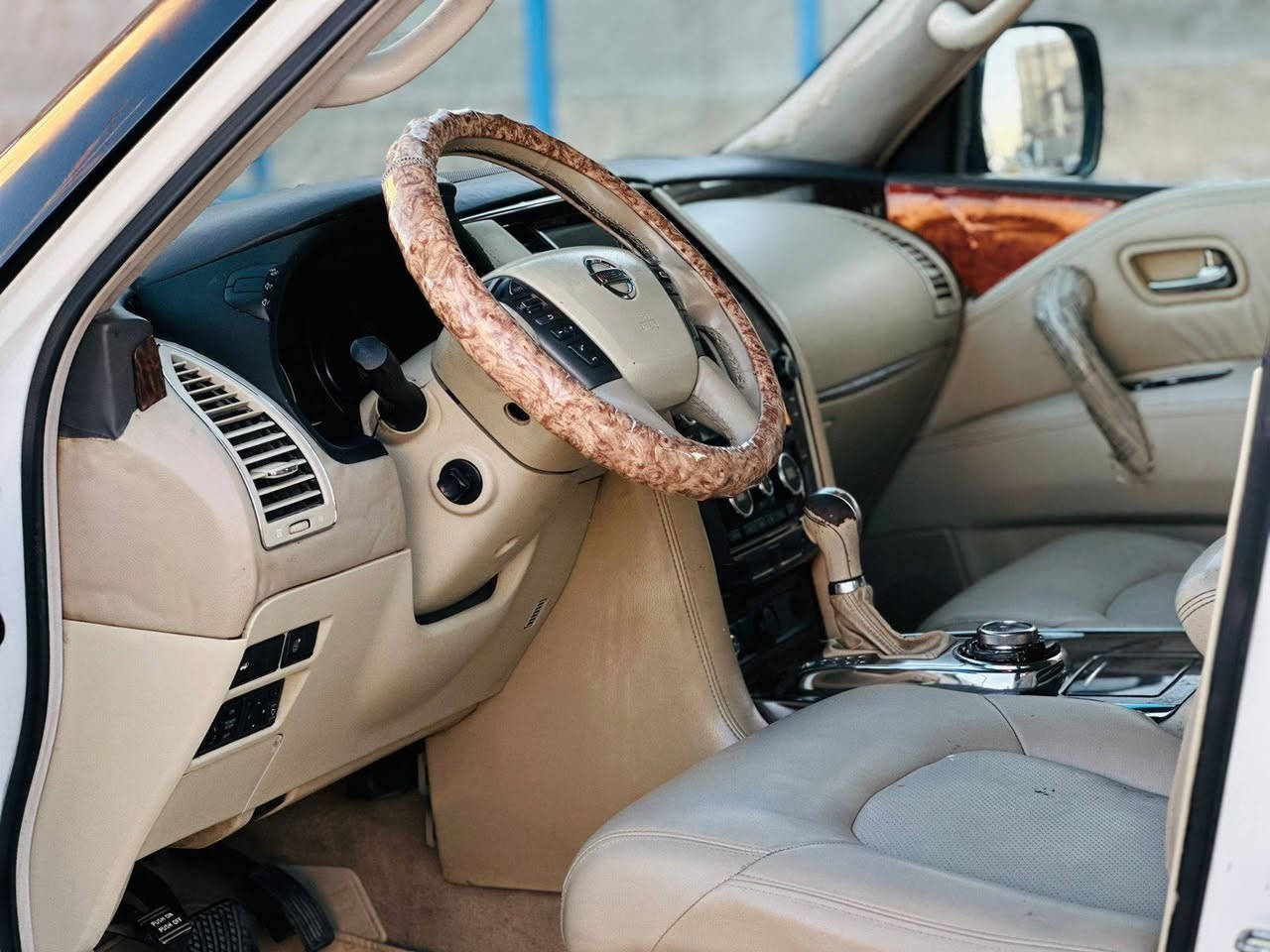 سلام عليكم نيسان بترول موديل 2010 خليجي فول موصفات السعر 172 وبي مجال جمالغ صبغ فقط والباقي مكفول  مكينه 8 سلندر 5600 سبعه راكب 3 قطع تبريد كشنات تدفئه تبريد فو ويل 4 وضعيات قياده زراق لايت كامره خلفيه واماميه داخل بيجي جلد ستيرن كهرباء صندوك كهربائي فتحه سقف ثلاجه هوك سحب كشنات كهربائي حساسات امامي خلفي اشاير بلمري فول موصفات مكينه وكير كفاله تخم تاير جديد حداديه سنوبه لـ30 رقم بغداد دولي تحويل مباشر بسمي للستفسار ***********
