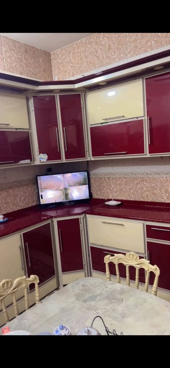 كاونتر مستعمل قليل للبيع 
اضافه الى سنك 3 ابواب 
للاستفسار المراسله على ماسنجر او واتساب 
***********
