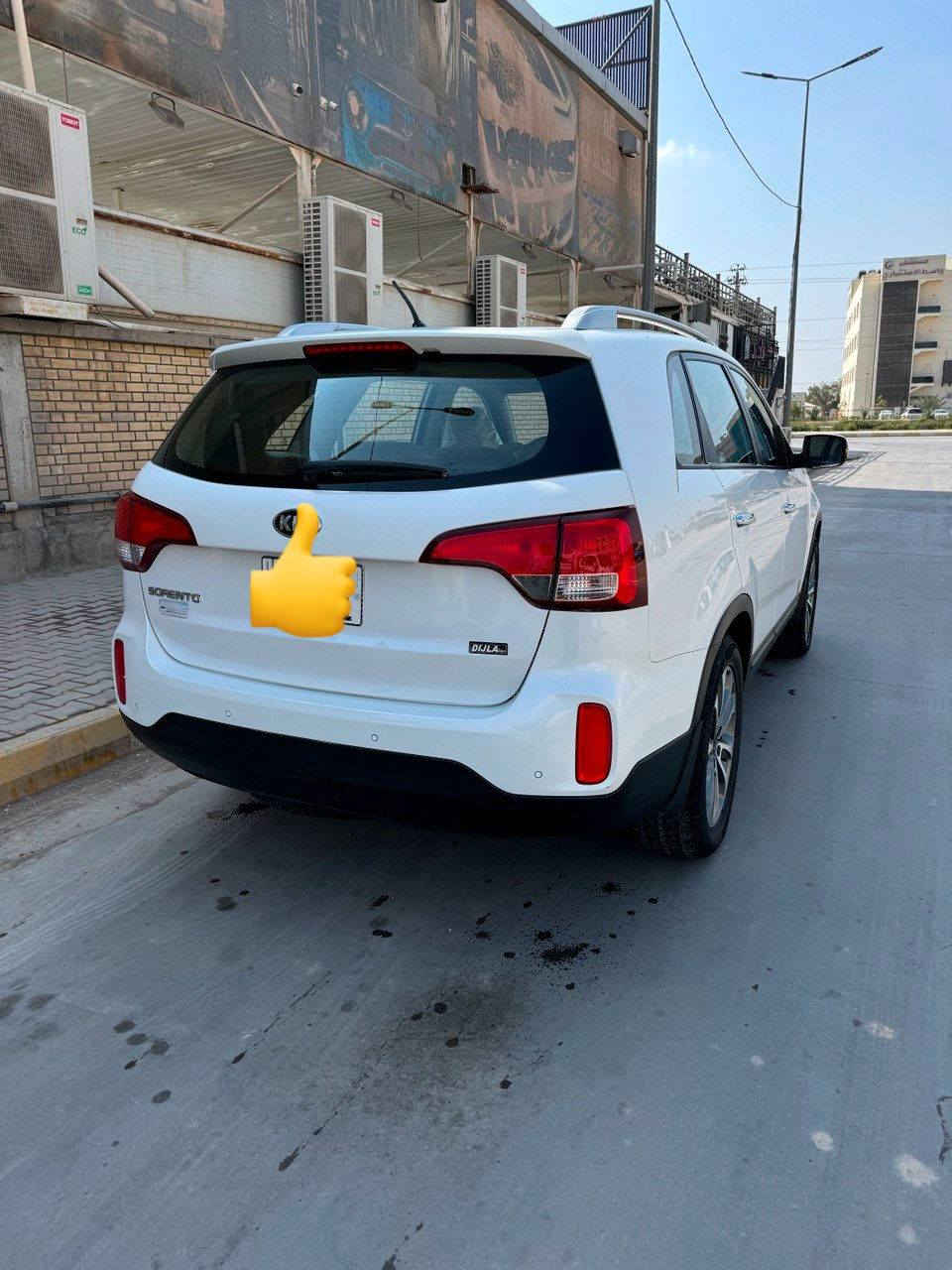 سورنتو موديل 2014خليجي كفاله عام
ماشيه 148
محرك2400
 تحكم ستيرن 
حساسات امامية خلفي 
كامره بلادي
بجكوت بلادي 
مري شفط
اشاره بل مري
تبريد ٣ قطع 
سبعه ركب
***********
العنوان واسط الكوت
