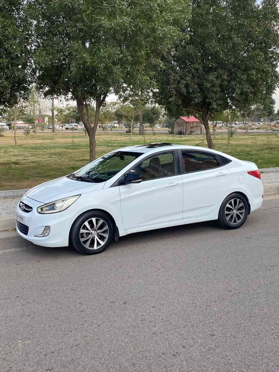 اكسنت 2016 خليجي فول مواصفات
مكينه 1600 دبل قطره فول فتحة
كير ومحرك على وضع الشركه برغي ممفتوح ماشيه 96
رقم بغداد باسمي 
السياره مبدل بيها بنيد اصلي بلادي
جاملغات خلفيه صبغ
السعر108 مجال بسيط
مكاني بغداد / الكرخ حي الحسين
***********متوفر واتساب فقط 
.
0774407722
