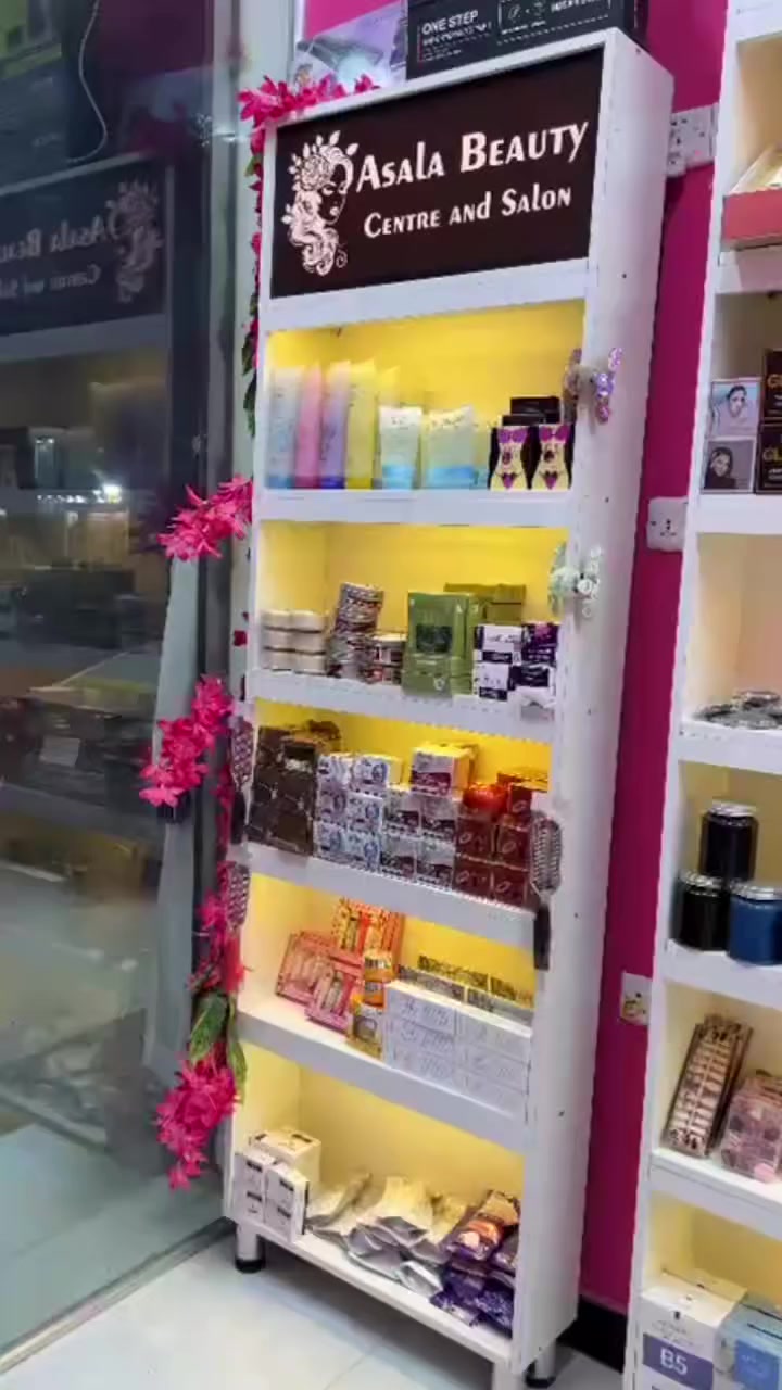 كوزمتك للبيع كامله كله ابيعه ديكور ما بضاعه المعلومات داخل الصوره
الاستفسار اتصل ع رقم 
‏‪***********‬‏
