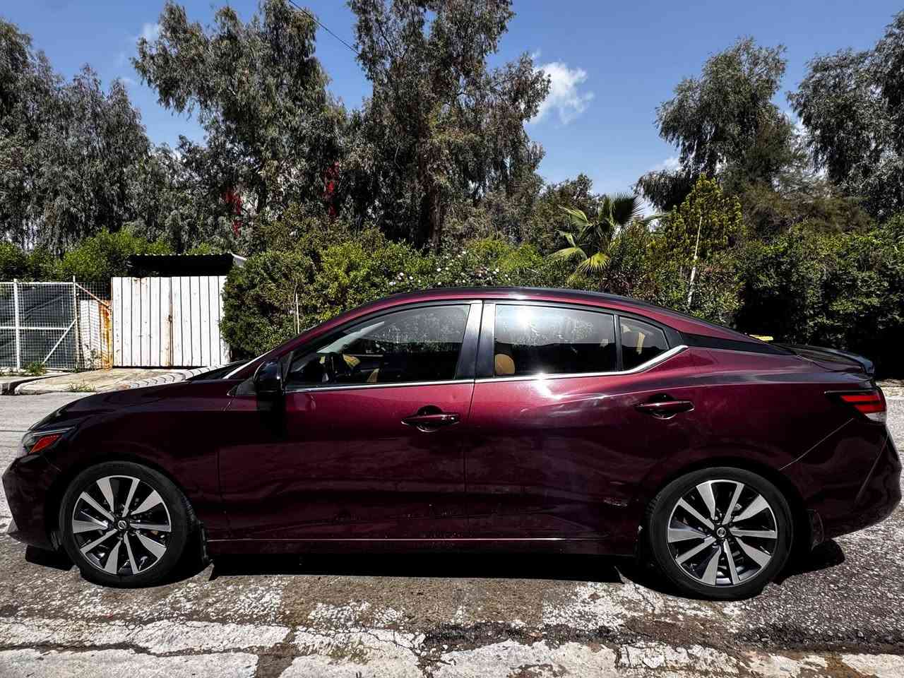 للبيع ...
NISSAN SENTRA 2020 SV PLATINUM
نيسان سنترا 2020 أمريكي فئة SV بلص (بلاتينيوم)  فول مواصفات 1/1
رقم اربيل حديث + سنوية حتى ١٢/٢٠٢٧
ماشية ٦٢ الف كيلو متر
مكان السيارة :  الموصل
بجم وظهر كبس شركة
الضرر جاملغ امامي جهة السايق + ايربكات سليمة وضع شركة (واضح بالصور)
المولصفات
✔️ محرك 2.0 لتر – 4 سلندر
✔️ كير اوتوماتيك CVT مع وضع Low gear
✔️ ثلاث وضعيات قيادة
(Eco - Normal -Sport)
✔️ شاشة 8 إنش + Apple CarPlay & Android Auto
✔️ تشغيل بصمة + بصمة ابواب (للبابين)
✔️ مثبت سرعة ذكي (رادار)
✔️ مكيف أوتوماتيك ثنائي
✔️ كاميرا خلفية + حساسات
✔️ كشنات جلد مشمشي تدفئة
✔️ تحديد مسار
✔️ نقطة عمياء
✔️ رادار امامي وخلفي
✔️ تحكمات ستيرن جهتين
✔️ فتحة سلايد سقف (تنته)
✔️ مرايات شفط + كهرب
✔️ كشن السائق كهرب
✔️ ويل كب كروم ٥ تايرات
السعر 143 ورقة وبيها مجال بسيط للطيبين
للاستفسار ***********   ***********
