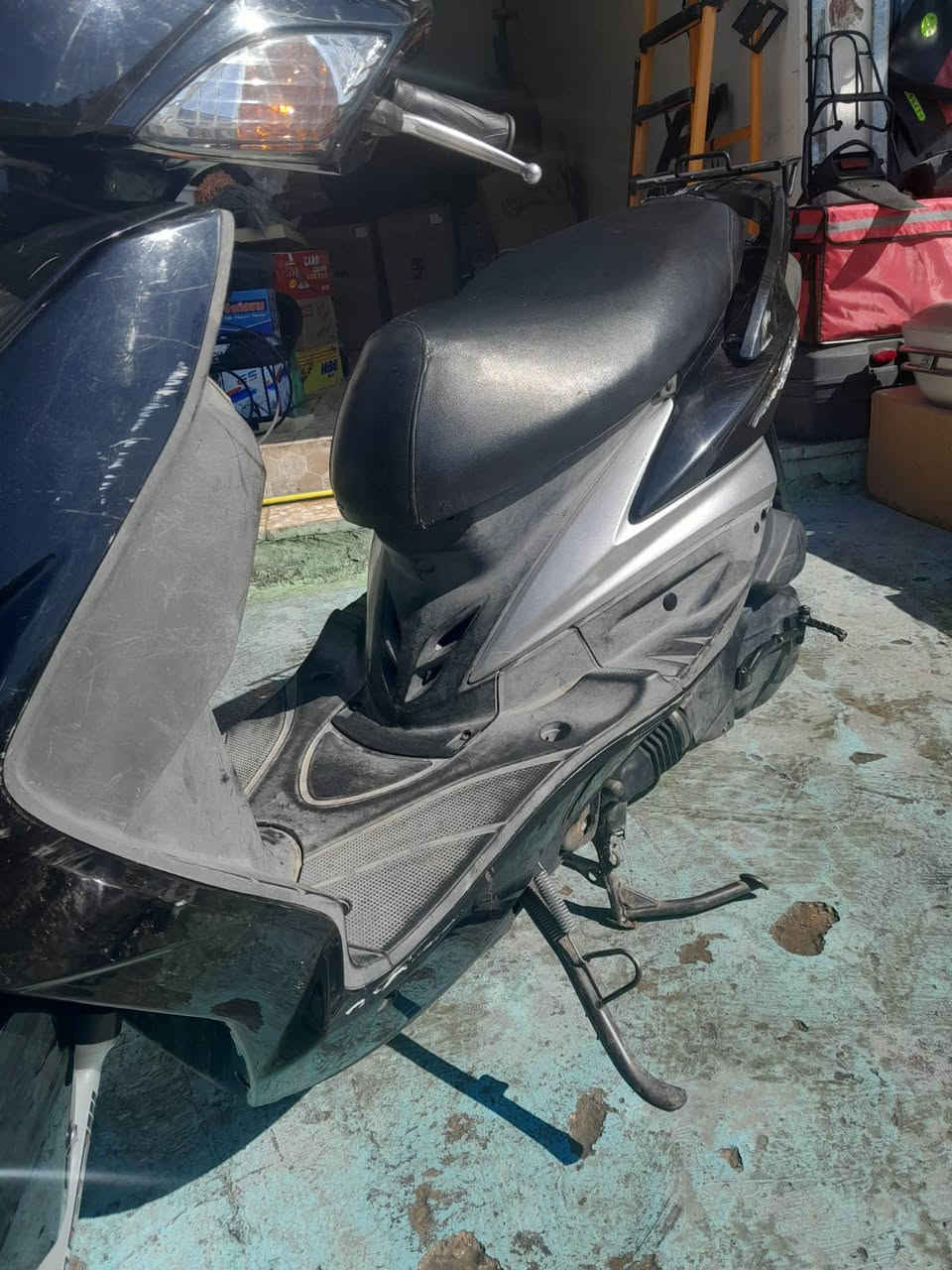 سكنس فحل نوزل (رمبه)
ماشيه 32 الف مكفوله
بلاديه مابيه اي نقص 
فقط دبلات اماميه شويه متيبسه مال ترك بل حاويه
نكره سلف كامله باتري 
ملاحظه نوزل 150 سي سي سلف وهندر 
عده مالته بلاديه وياه 
معروضه عند معرض ibk 
بغداد كريعات 
يوجد نضام اقساط ع رافدين 
سعر نقد 900 الف فقط سعر كابريتر 
مضمونه من معرض وصل اي خلل بل كهربائيات او محرك
*********** واس اب
