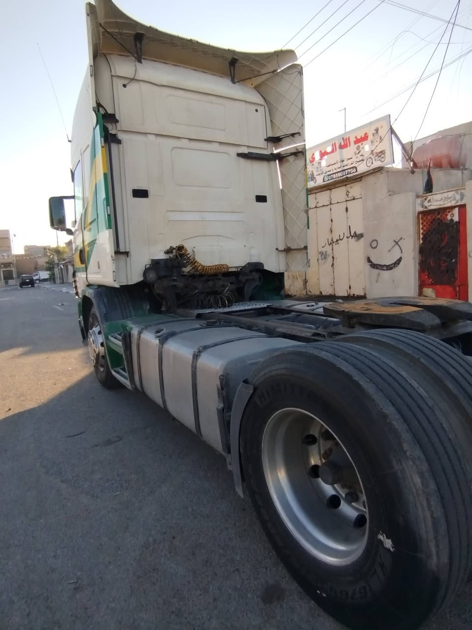 السلام عليكم
سكانيا موديل 2000 تخم تايرات جديد كير محرك مكفولات 

للأستفسار ***********
