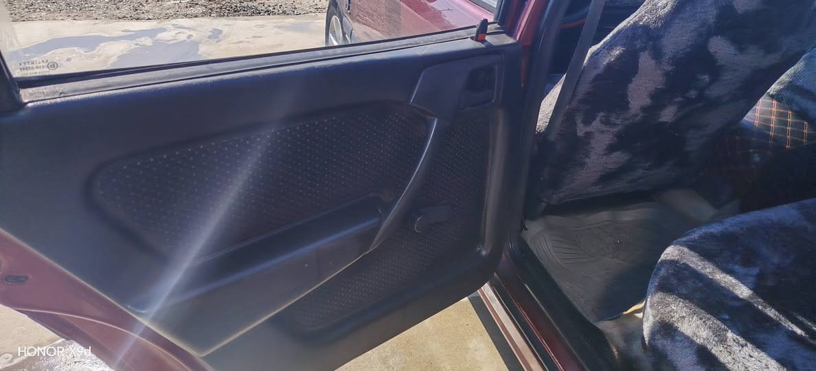 فكترا موديل 93 حجم 18 بشرط الجير والماكينه فقط جير الثالث يفلت بشرط التحويل  بشرط التحويل والغرامات ضخم تايات جديد باتري جديد سياره مال بيت سياره بشرب مقفوله كفاله تامه السعر 38 رقم الموبايل  *********** ***********
