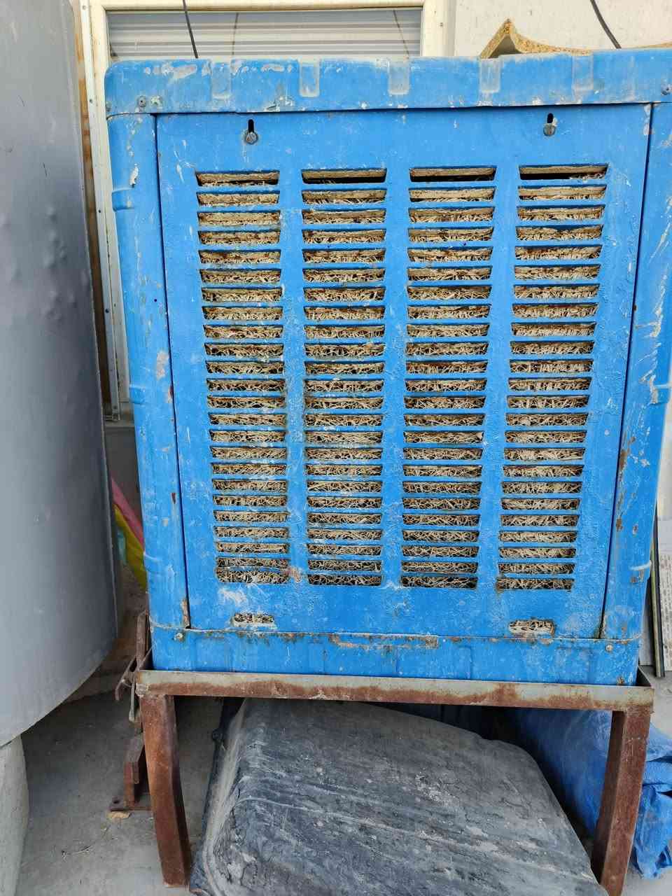 مبردة للبيع السعر ٧٥ الف شغال ماطور جديد قايش اصلي واتر بم كبير الاتصال ***********
