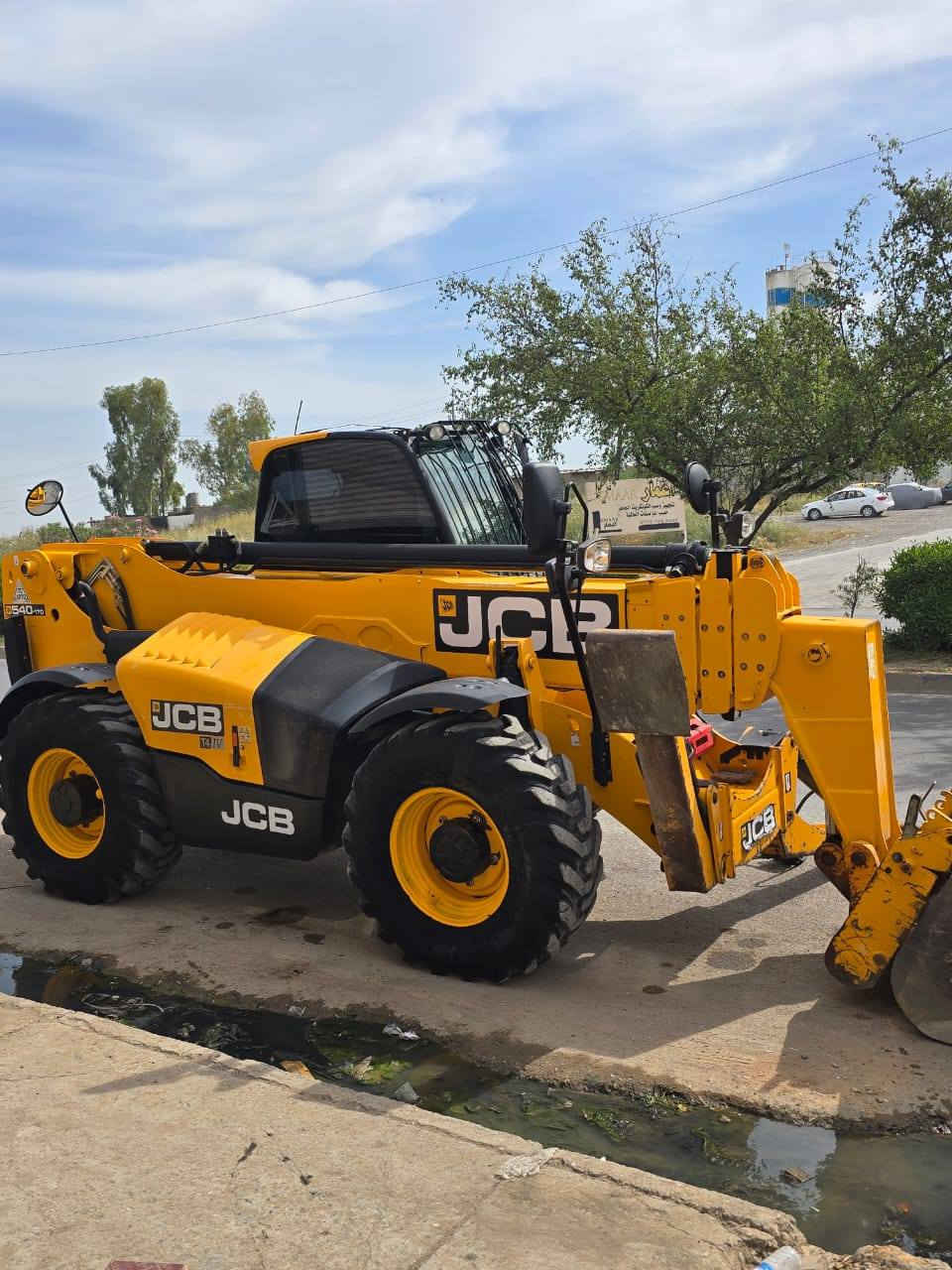 للبيع 🧲 رافعه جي سي بي jcb سلايت
موديل 2016 🪝( 17 متر ) انجكتر  بلادي  ليڤر واحد ☝️ جك سنتر طخم تاير ( حجم 24 ) ( مشتغل  5000 الف ساعه ) مكينه وكير واكسلات  كله مكفول
👇👇صاحب الرافعه 👇👇
*********** كورك

*********** اسیا

