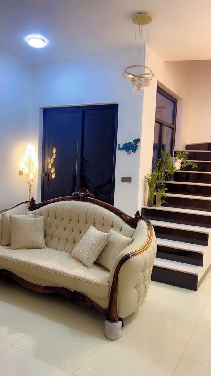 يالله السلام عليكم
دار طابو زراعي سند حديث 25
مساحة 200م
بناء حديث طابق واحد 
غرفتين نوم صالة كلدور  بناء درجة أولة 
العنوان حلةبابل زوير الغربي
يبعد عن الكورنيش 100م 
استفسار☎️***********:::::***********
