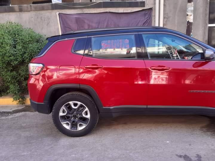 السلام عليكم
مراوس بصول 

جيب كومباس موديل 18رقم بغداد محرك 2400

سياره فول مواصفات عدا الفتحه 

فور ويل 

حادثها موجود بالصور ربع جاملغ وربع بنيد 

والسونار موجود 

مكانها بغداد العبيدي 

***********
