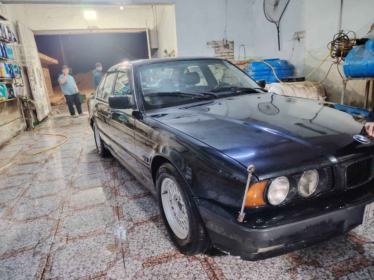 📢 للبيع - BMW 525 موديل 1991
🚗 نوع السيارة: BMW 525
📆 الموديل: 1991
🎨 اللون: أسود (مصبوغة للجمالية)
📍 الرقم: بغداد ألماني
📌 الموقع: العمارة
🔧 المواصفات:
✅ تخم تاير جديد
✅ تبريد شغال
✅ كشنات كهربائية 
✅ دواخل أسود 
✅ سلايد طگتين شغال
✅ مسكر عدل
✅ گير أوتوماتيك
✅ حدادية جديدة
🔧 تحتاج ترتيبات بسيطة
💰 السعر: 58 ورقة
🔁 أو مراوس بسيارة حسب القناعة
📞 للاستفسار والتواصل يرجى المراسلة على الخاص


**إذا كنت صاحب هذا الإعلان وتريد حذفه لأي سبب، رجاءا أرسل رسالة إلى الدعم الفني**
