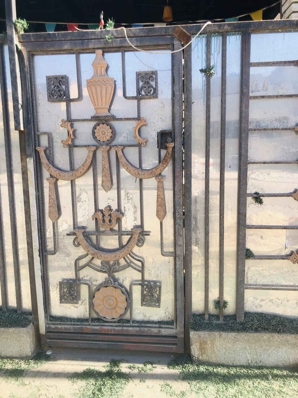 السلام عليكم ورحمة الله هذه القطع للبيع ***********
