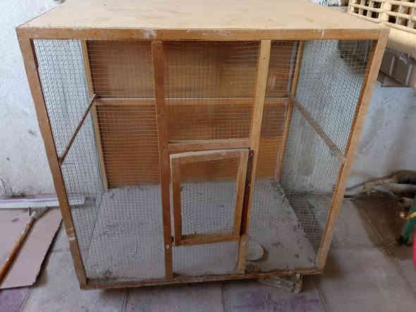 سلام عليكم 
قفص لبيع 
ارتفاع متر وعرض متر ونزال 65سم 
السعر 40 مكان بابل 
***********8
