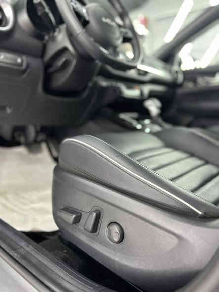 سلام عليكم 
كيا فورتي 
الموديل 2024 
السياره GT LINE  اعلى فئه 
المحرك 2000 دوش 
عداد المسافه 33 الف 
فول الفول مداعي اذكر المواصفات حتى الكشنات تدفئه وتبريد 
السياره حادثهه مثل ما موضح امامكم بدون تبديل ومصلحه تصليح درجه اولى يم المندلاوي 
تحتوي على منضومة غاز مع البانزين 
السياره بدون ايرباك 
السياره مبولشه عام مع نانو سيراميك درجه اولى 
مدوشمه دوشمه عام درجه اولى يم علاء الدلو 
رقم بغداد دولي الجديد بأسم ارشد الساعدي
مكان السياره بغداد الجديده او الامين 
السعر 180 ورقه وبيهه مجال للشراي يشوفهه ويدلل دلال 
***********
