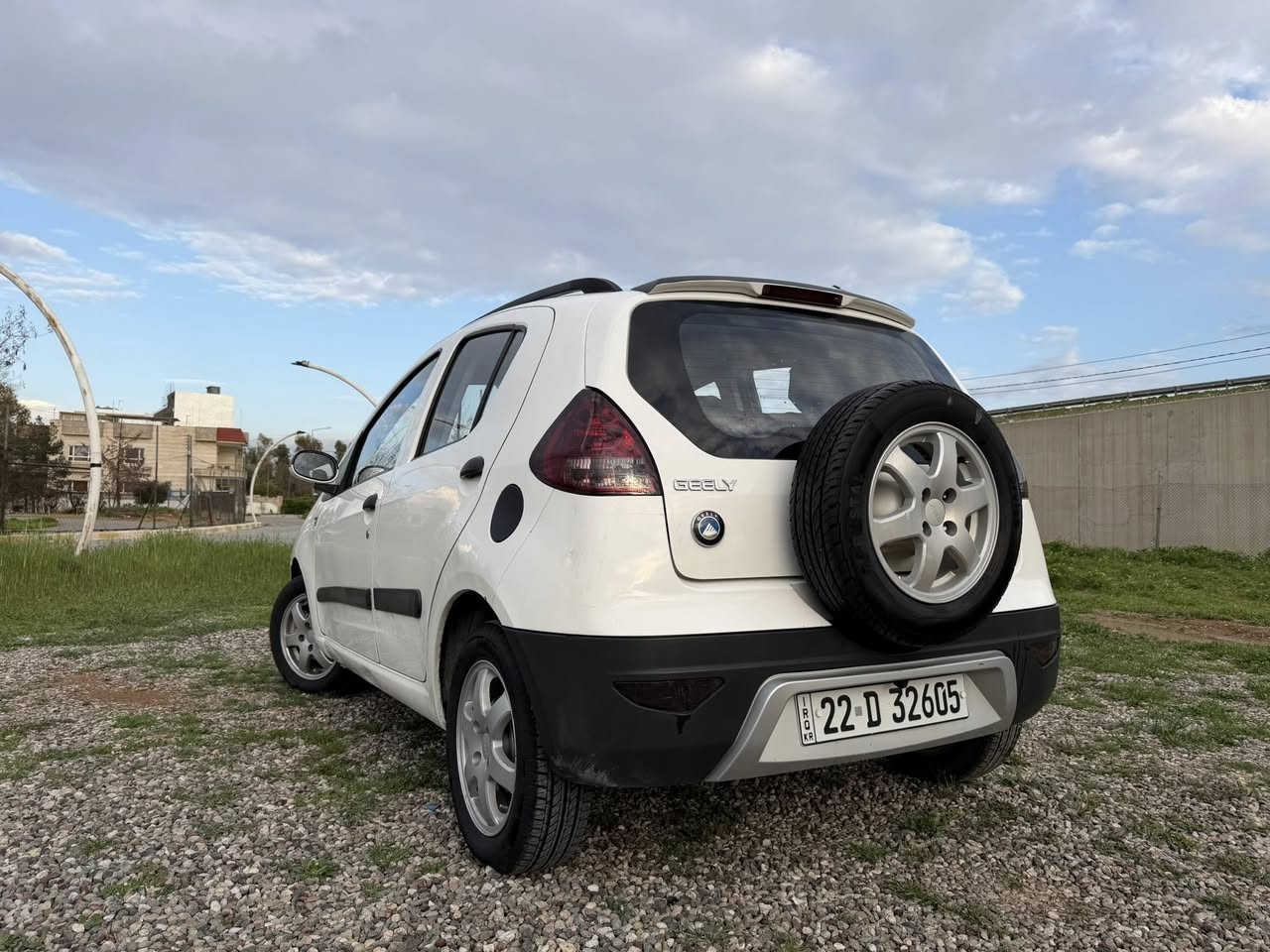 جيلي باندا Gx2 للبيع 2013
Geely Gx2
السيارة كلين فقط شويه بارد بباب السايق 
،گير اوتماتيك (گير ومكينة بشرط) اقتصادية + نظام ABS وجامات كهربائية + شاشة كبيرة بيها نظام CarPlay و Android Auto + كاميرا خلفية FHD وكشنات جلد ولايتات ضبابية 
، عليها ادامة كاملة دهن المحرك والكير والبريك مبدل + فلاتر المحرك والمكيف والبنزين + بلكات ونوزلات وفيول بمب + حدادية وصدر كله جديد
رقم اربيل الجديد تحويل مباشر 
السعر: 65 وبي مجال بسيط مكاني اربيل
*********** واتس

‎ئۆتۆمبیلەکە كلين، تەنها کەمێک ساردە لە دەرگای شوفێر، گواستنەوەی ئۆتۆماتیکی (گواستنەوە و بزوێنەر گەرەنتی)، ئابووری + سیستەمی ABS و پەنجەرەی کارەبایی + شاشەی گەورە لەگەڵ سیستەمی CarPlay و Android Auto + کامێرای دواوەی FHD، کورسی چەرم، گڵۆپی تەم
‎چاکسازی تەواو کراوە: ڕۆنی بزوێنەر، گیربکس، و شلەی برێک گۆڕدراون + مەکینەکە، فێنککەرەوە، و فلتەری سووتەمەنی + سەرینی برێک و نۆزل و ترومپای بەنزین + شاسی و پێشەوەی تەواو نوێ.  
‎ژماره ی نوێی هه ولێر ، گواستنه وه ی ڕاسته وخۆ  
‎نرخ: 65 لەگەڵ پەراوێزێکی بچووکی ئاڵوگۆڕ. شوێنەکەم هەولێرە
