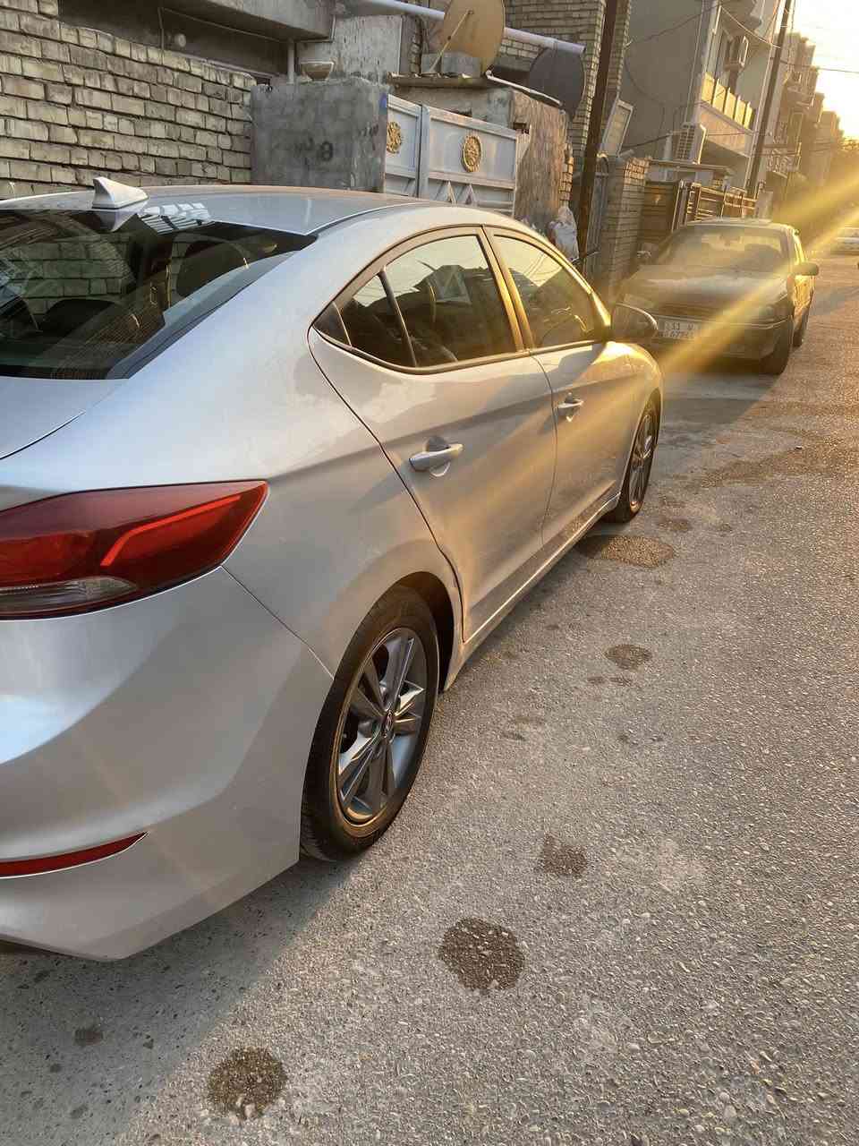 سيارة النترا للبيع 2017  محرك 2000 دوش وارد امريكي رقم سليمانية باسمي سنوية لحد 29 بدون ايرباك بدون حادث حادثها سرقة باب السايق والجاملغ ماشي 111  الف ميل
لون سلفر مكينة وكير خير من الله
شاشة كبيرة
كامرة دوارة
شاشة اعطال
بصمة تشغيل وبصمة ابواب
تدفئة كشنات
رادار جانبي ( نظام النقطة العمياء)
حساس اطارات
نظام ايكو وسبورت وعادي
تبريد بيانو منفصل
تحكم استيرن جهتين
مانع انزلاق
مثبت سرعة
السعر 120 $ بيها مجال قليل
صور امريكا مرفقة مع الصور 
للاستفسار الاتصال على الارقام
***********
