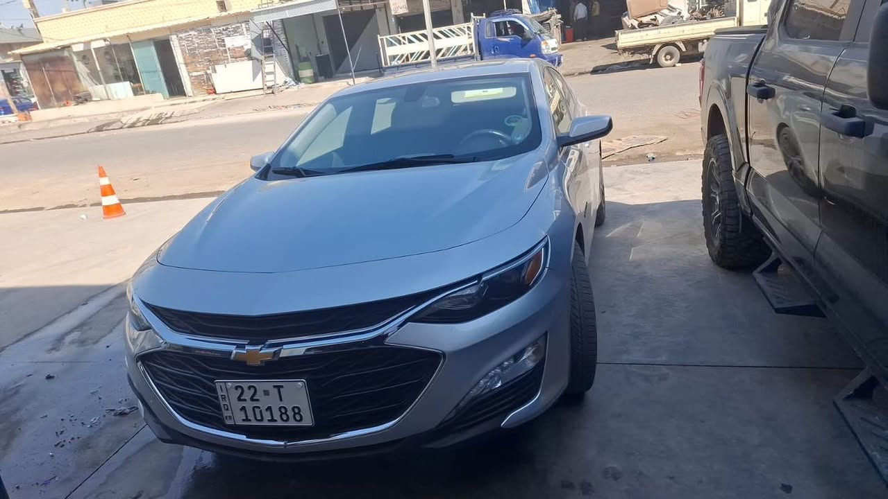 سياره كلين تيتل بس عدها تعديل بارد شبر فقط 
ماشيه ٥٧ مايل 
محرك وكير كله بشرط
رقم وتساب:*********** أربيل, العراق

