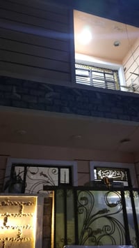 دار للبيع مساحة 45م واجهة 4.6م النزال 9م يحتوي على غرف وصالة ومطبخ وصح...