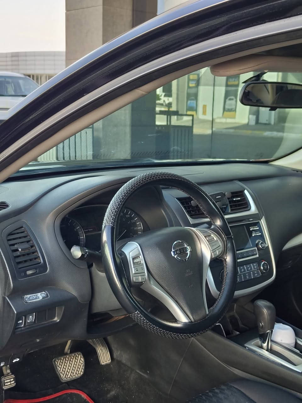 نيسان التيما 2017 لون اسود قطران
رقم سليمانية
ماشية 93 الف فقط
بأسمنا شرط تحويل
مكينه وكير وتبريد شرط
صدر امامي خلفي مكفول
محرك 2500 المرغوب اربعه سلندر
مواصفات S معروفه
بصمه 
ابواب بصمه 
صندوق بصمه
تحديد سرعه 
شاشه وكاميرا
وبعد غير مواصفات معروفة
اربع قطع صبغ (بونيت وجاملغين امامي وباب سائق بدون دواخل) سونار موضح بالمنشور
حادث امريكا خفيف موضح بالمنشور
بيها بعض الملاحظات البسيطة
السعر $112 ومجال بسيط
للتواصل:
*********** اتصال فقط
*********** واتساب او فايبر فقط 
مكاني السليمانية
