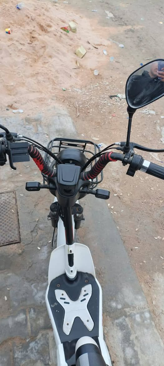 دراجة شحن للبيع السعر 250/ العنوان/ البصرة المعقل/ الرقم ***********
