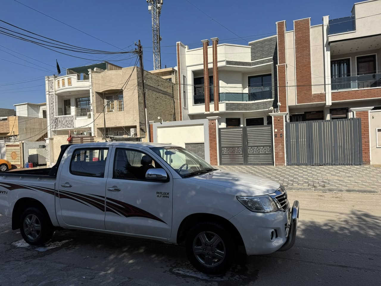 السلام عليكم بيكم هيلوكس كويتي شاصي 19 مديل 2014 كير اوتماتيك محرك مكفول رقم بغداد لسونار بلمنشور لسعر 205 مكانها بغداد لمشتل مبايل *********** ممتواجد عل فيس ماشيه 170 الف
