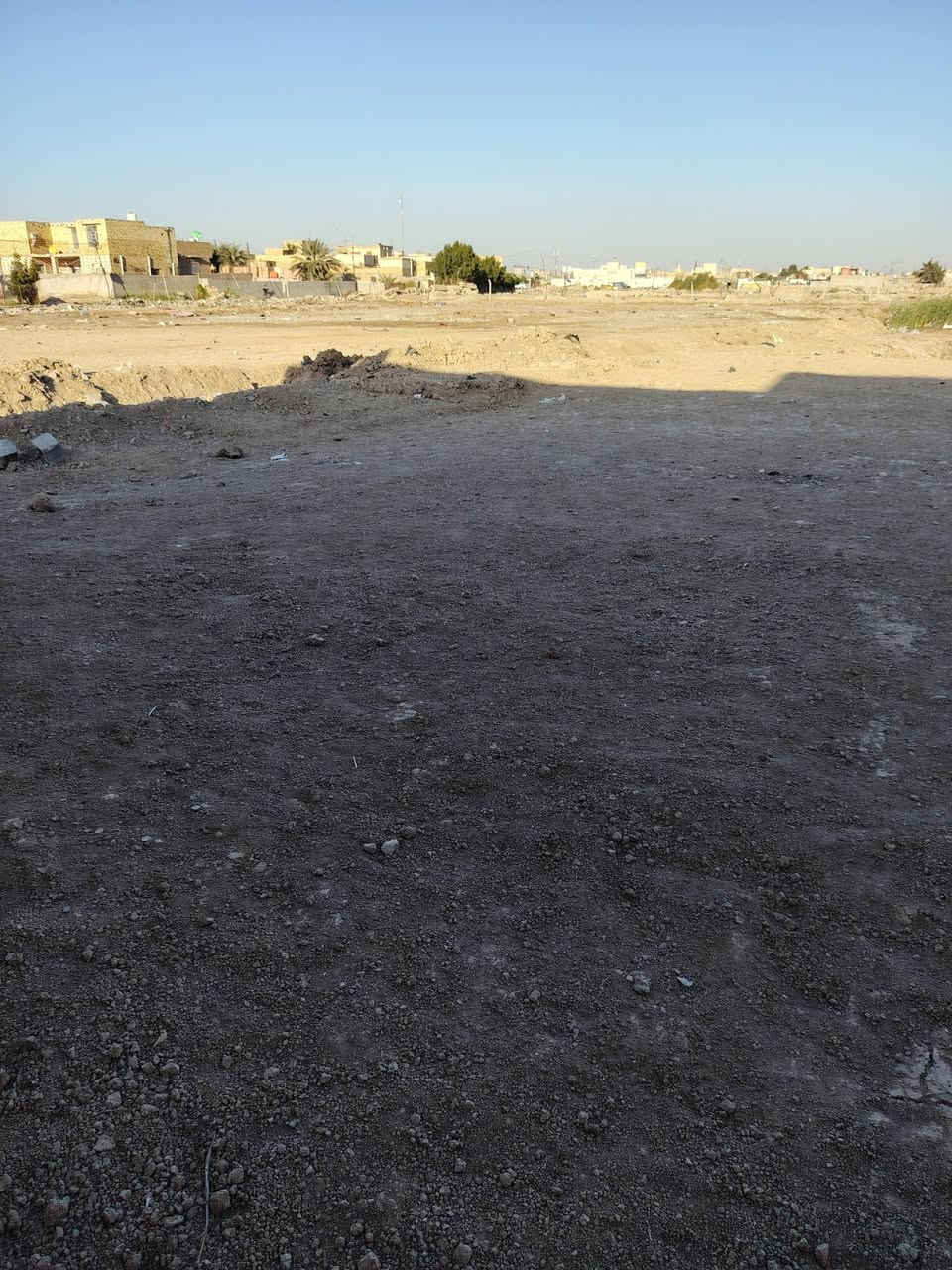 السلام عليكم قطعه للبيع المساحه 500 متر طابو زراعي سند 25 قرار قاضي بيها قطعه محدوله وجاهزه للبناء
للاستفسار الاتصال على ***********
