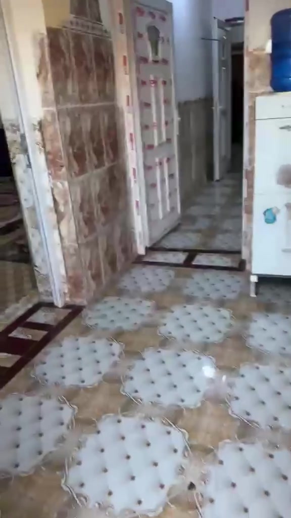 اعلان متوفر بيت للايجار طابق ارضي للايجار في منطقة التأميم شارع أم شهد يتكون من استقبال مطبخ صالة غرفتين نوم مجموع حمامات سعر الايجار 400بي مجال للاستفسار الاتصال على الرقم ***********
او زيارة مكتبنا الواقع في منطقة حي الشرطة قرب النادي الملكي مكتب المسرة للاستثمار العقاري
