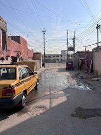 بيت للبيع مساحته ١٠٠ متر في منطقة الإصلاح مقابيل مدرسه ماء مجاري تبليط...
