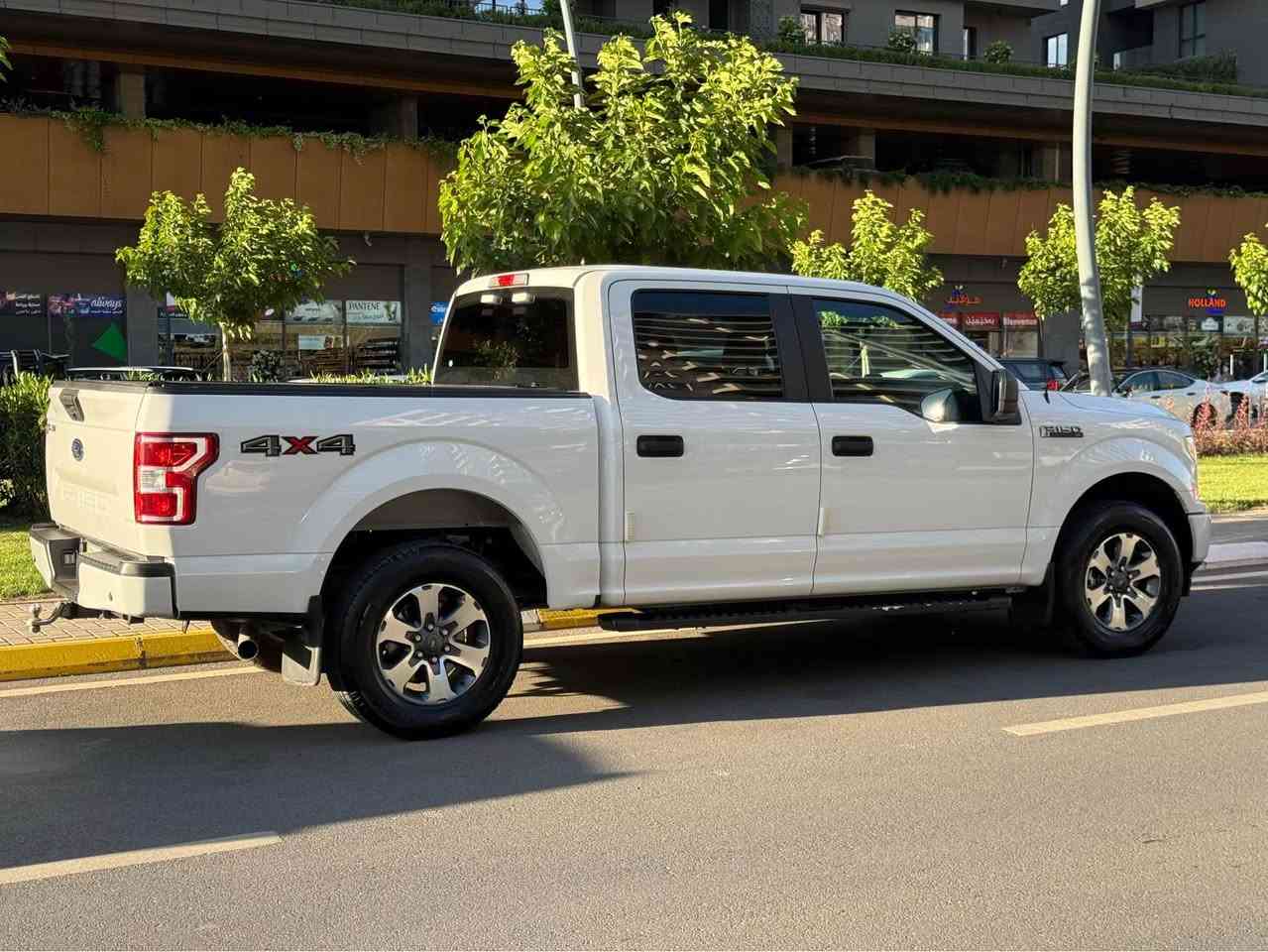 فۆرد f150 xl 2020 
خەلیجی سفری شەریکەی القاصد 
دەرگا درێژی بۆدی کورت
مەکینە هەشت بستۆنی ٥٠٠٠ 
سەیارەکە کلین تایتڵە بێ بۆیاخە 
٩٥٠٠٠ کیلۆمەتر ڕۆشتووە 
نرخی : ٢٥٠ گەڵا 
***********
فورد f150 xl 2020 
خليجي صفر شركة القاصد 
باب طويل و بدي قصير 
محرك ٨ سلندر ٥٠٠٠ 
كلين تايتل بدون صبغ 
ماشيه ٩٥٠٠٠ كيلو متر 
سعر : ٢٥٠ ورقه
*********** السليمانية, العراق
