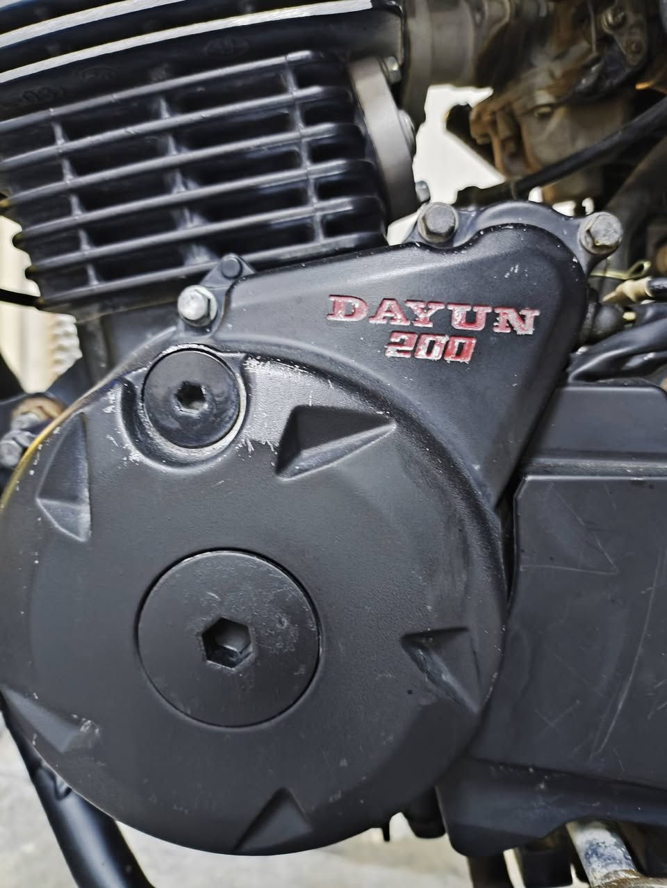 السلام عليكم 
دايوان نفخ للبيع الباب الاول 
موديل ٢٠٢٢
محرك ٢٠٠ cc الكتابه الحمره 
اوراق اصولي + وصل معرض 
الدراجه من كلشي كامله وانظف من الصور 
مكفوله من الدخان والتنقيص والتبخير ومن الحادث 
(رايدها ١٤٥٠)وبيها مجال بسيط
مكاني بابل المسيب 
(*********** )(***********)
ملاحظه/اذا ماتشتري لاتكسر بحلال العالم
