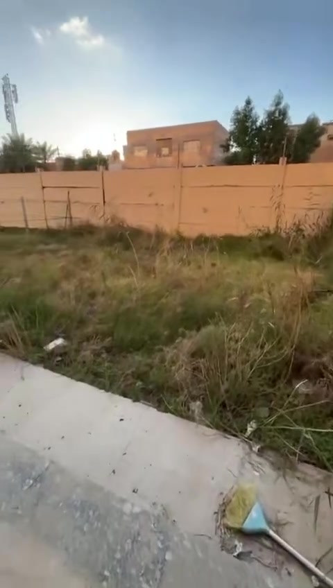 ✨ فرصة لا تُعوّض ✨
🏡 شقة أرضية للبيع في مجمع أيادي العدل السكني

📐 140م + 🌿 حديقة 130م

▪️ غرفتين نوم
▪️ حمامين
▪️ مؤثثة بالكامل
▪️ ديكورات راقية
▪️ موقع مميز داخل المجمع

💰 بسعر مناسب جدًا لا تفوت الفرصة اتصل ودلل

📞 ***********☎️
� العبيدي للوساطة العقارية
#اطباء #مهندسين #كادر_طبي #كادر_هندسي #موظفين #نخب_المجتمع #ذوي_الدخل_الثابت #استقرار_سكني #سكن_راقي #سكن_عائلي #شقق_للبيع #استثمار_عقاري #بغداد #العراق
