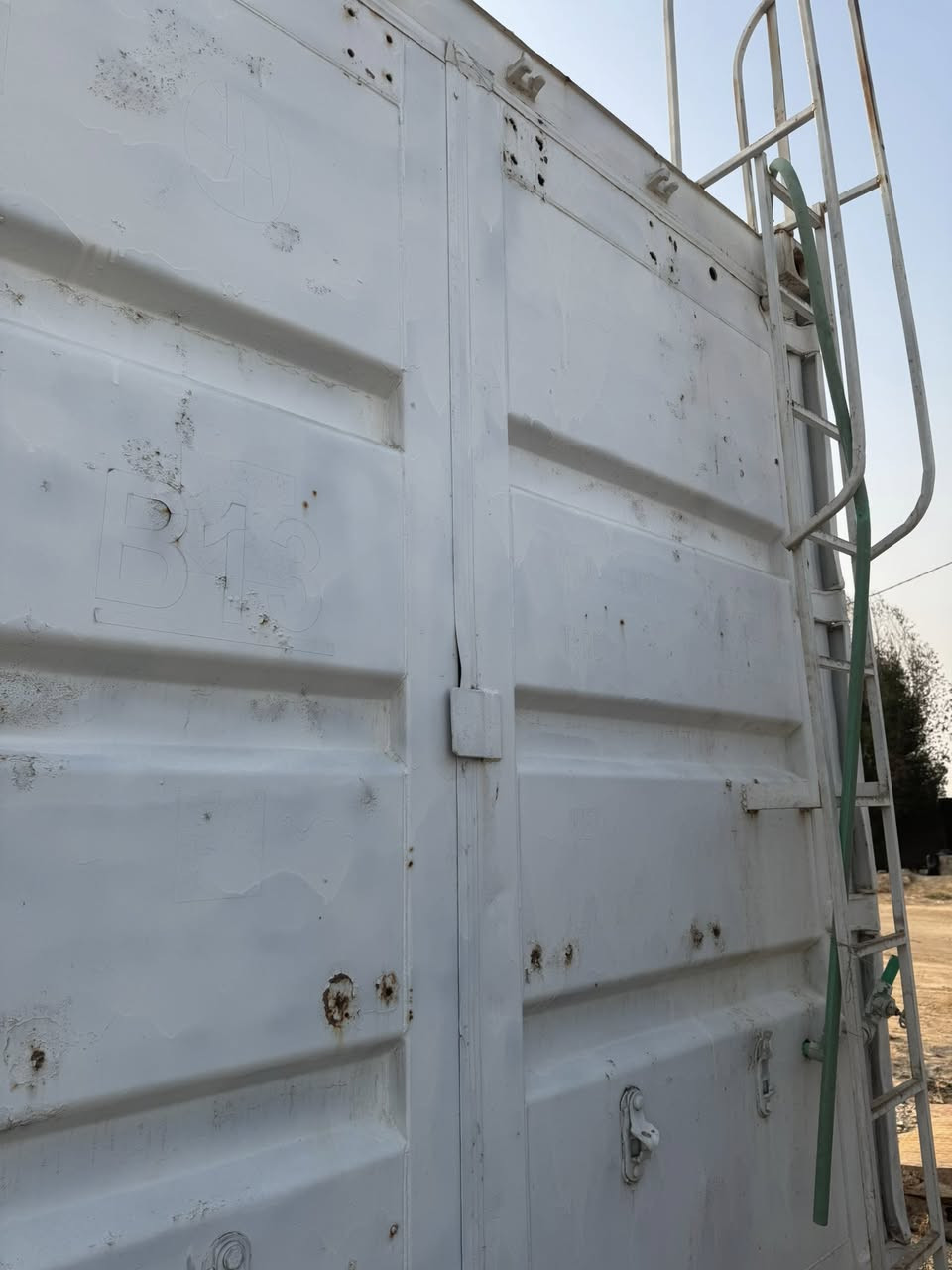 السلام عليكم 
للبيع حاويه صحيات جاهزه ونضيفه

***********
