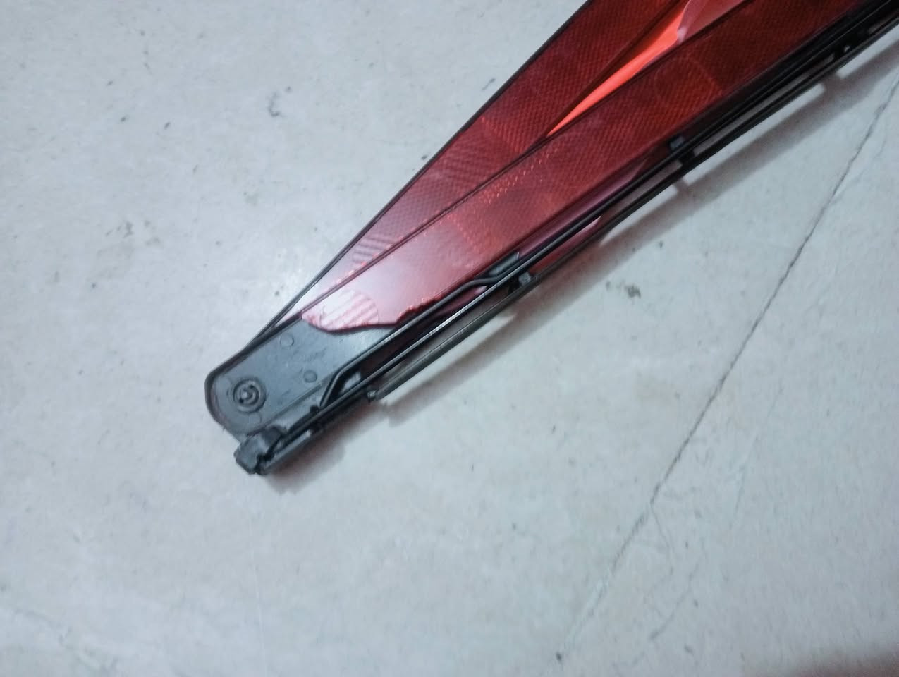 مطفاه حريق مع القاعده الى العلم المطفاء فارغه السعر 50 الف 

مع شنطه طوارئ سعر 30 الف مع العلم المثلث بكسر بسيط 

ونفاضه السعر 15 الف 

ادوات كورولا 

رقم الهاتف ***********
