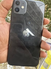 آيفون ١١ • ذاكرة ١٢٨ • يفصل احياناً