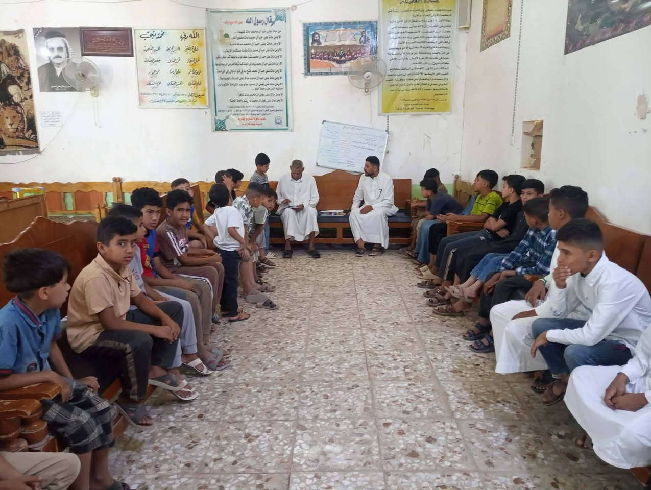 جانب من الدورات القرآنية الصيــفية التــي تقيــمها هيــئة القــرآن الناطق في الدلكة - حسينية الحاج راوي ال شلتاغ وباشراف هيئة القرآن الناطق قضاء الشامية علماً ان الاعمار المقبوله من 8سنوات الى 16 سنه 
القائم على التسجيل حسام النبهاني - للاتصال ***********
