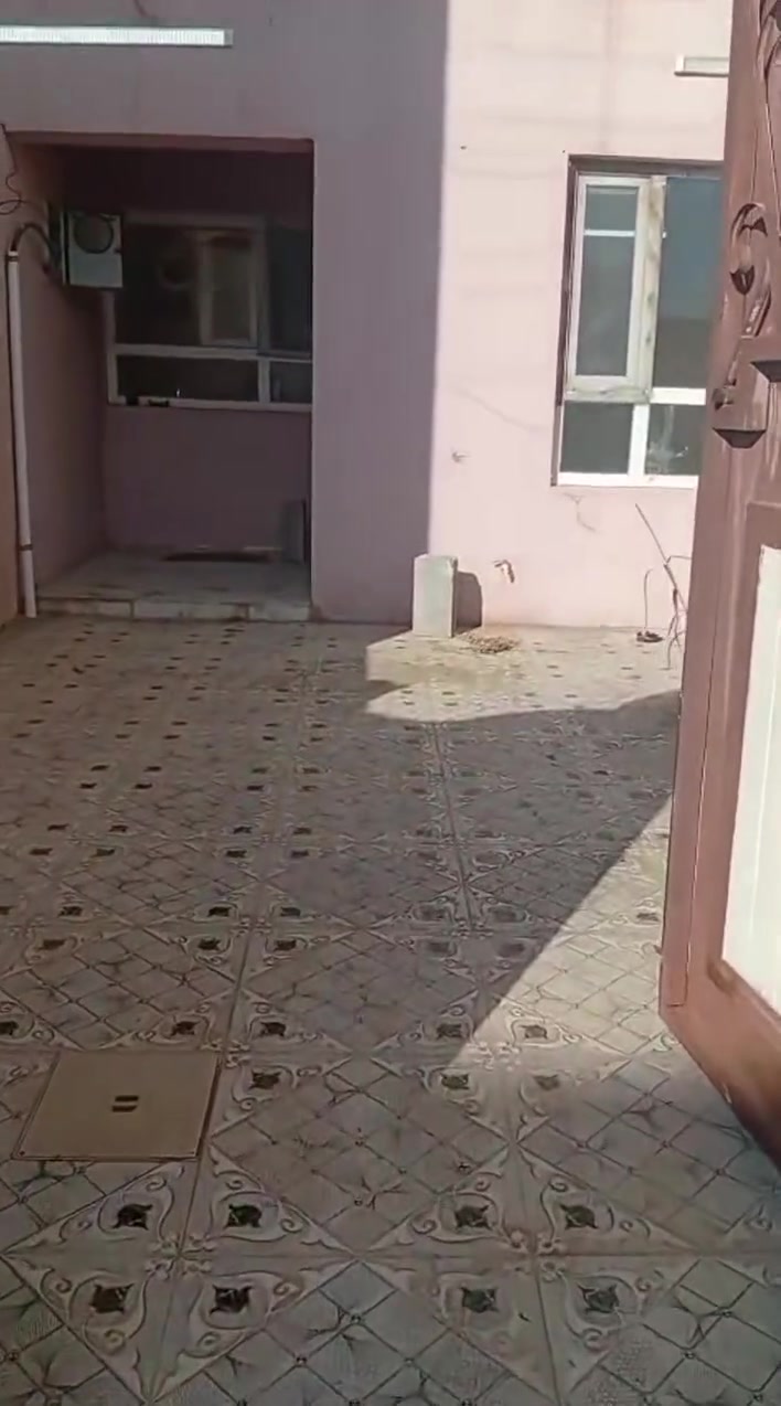 بيت للايجار الموقع  في
حي العربي جامع الشهيد حسن  
قرب المستوصف سعر الايجار 400 قفل
 لل اتصال ‏‪0774 475 1814‬‏
