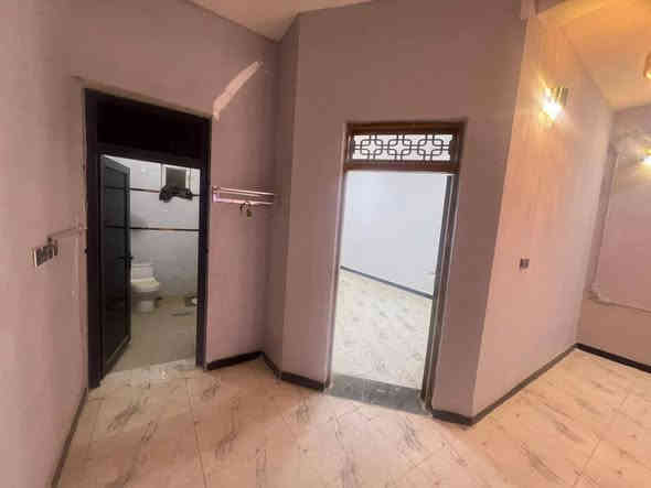 دار للايجار مساحة 150 متر 🏠
الموقع: حي الفرات – مجمع توحيد

مواصفات الدار:

الدار جديد ونظيف جدا

طابقين

الطابق الارضي يحتوي على:
• غرفتين نوم كبار
• صالة كبيرة
• مطبخ
• مجمع صحيات داخلي وخارجي
• حديقة
• كراج

للأستفسار الاتصال ☎
 ***********
 واتساب ***********
📍 مكتب العاصمة للعقارات والمقاولات العامه العنوان الديوانية ام الخيل ساحه الاحتفالات قرب البلديه الجديده
